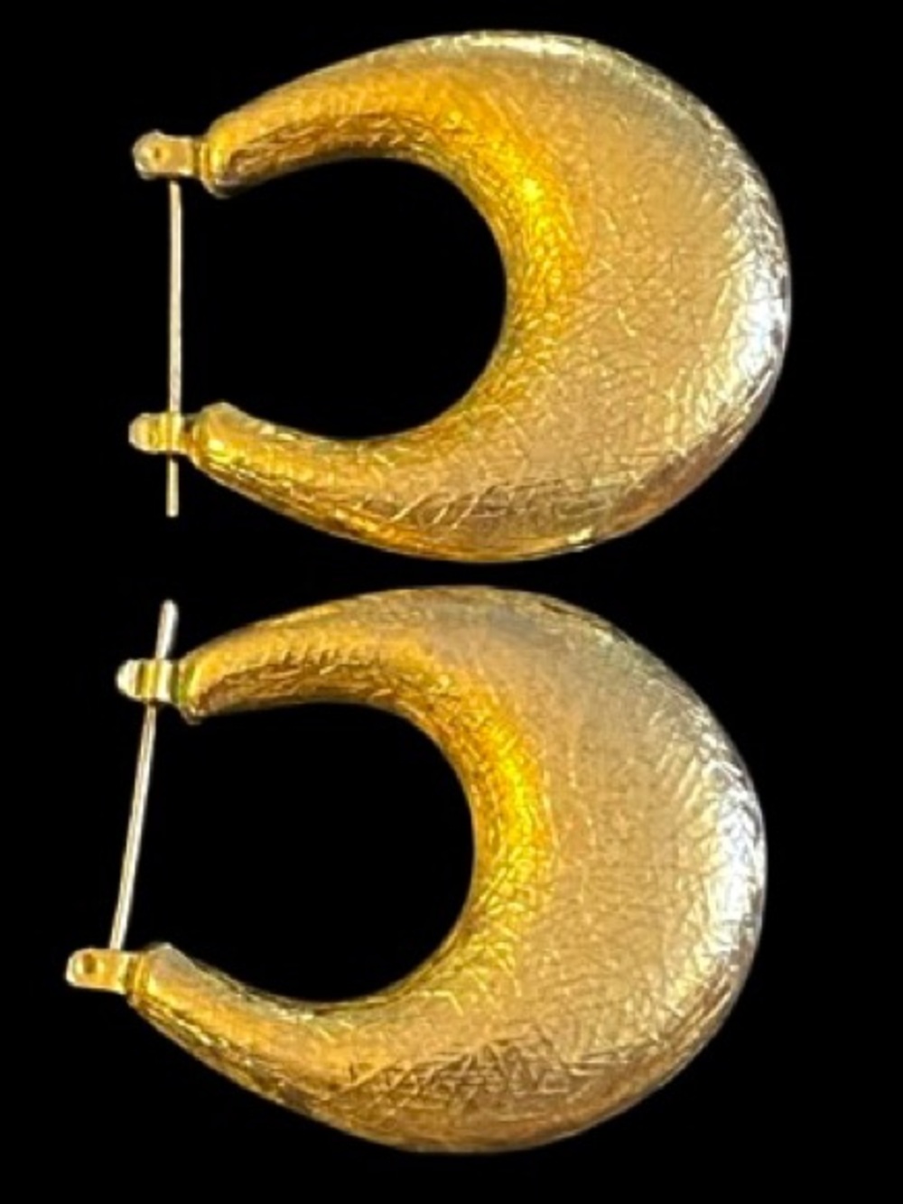 Vintage Chunky Gold Tone Metal Crescent Hoop Earrings Crackle Texture Hollow